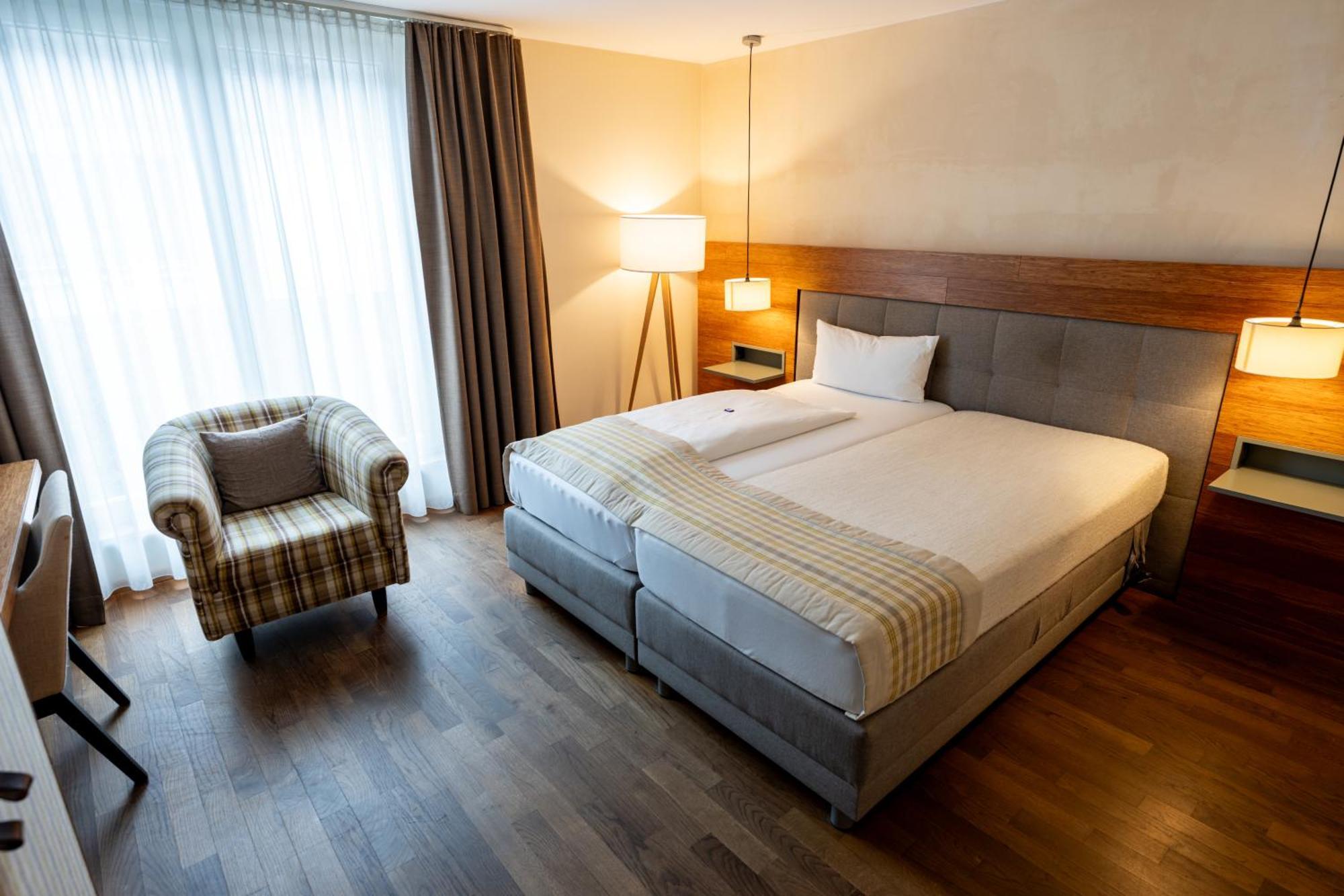 Restaurant Hotel Zum Storchen Валдкирх Екстериор снимка